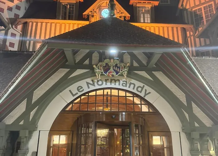 - Triangle D'or - 75m2 - 7 Personnes - Parking - Lits Faits Apartament *