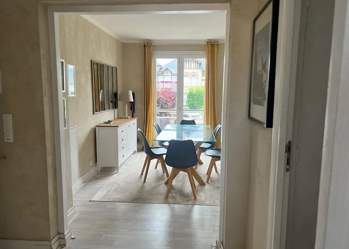 - Triangle D'or - 75m2 - 7 Personnes - Parking - Lits Faits Apartament Deauville