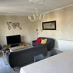 Apartment Centre - Triangle D'or - 75m2 - Parking - Lits Faits - 6 Personnes *