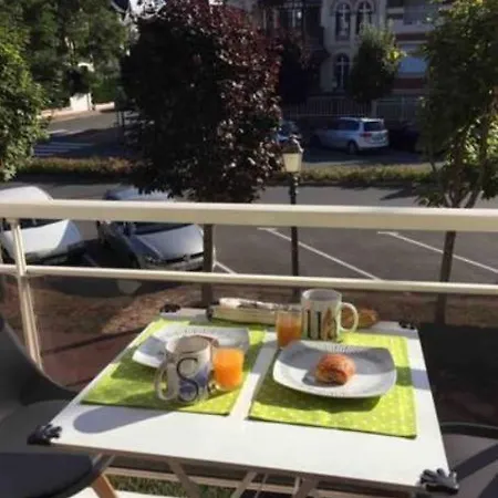 Centre - Triangle D'or - 75m2 - Parking - Lits Faits - 6 Personnes * Deauville