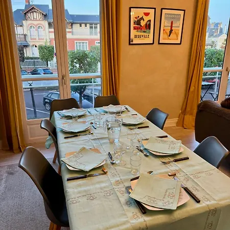 Centre - Triangle D'or - 75m2 - Parking - Lits Faits - 6 Personnes Apartamento Deauville