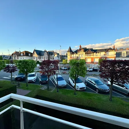 Centre - Triangle D'or - 75m2 - Parking - Lits Faits - 6 Personnes Apartment Deauville