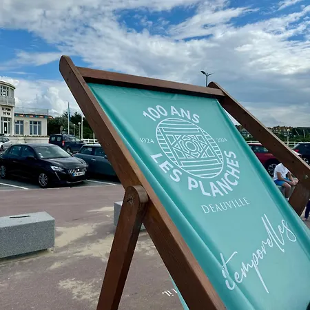 Centre - Triangle D'or - 75m2 - Parking - Lits Faits - 6 Personnes Deauville