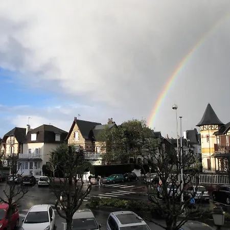 Centre - Triangle D'or - 75m2 - Parking - Lits Faits - 6 Personnes * Deauville