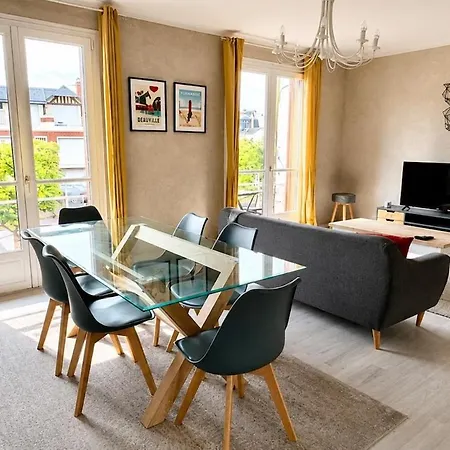 Appartement Centre - Triangle D'or - 75m2 - Parking - Lits Faits - 6 Personnes Deauville