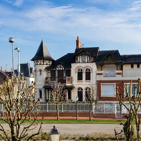 Centre - Triangle D'or - 75m2 - Parking - Lits Faits - 6 Personnes *