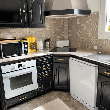 Centre - Triangle D'or - 75m2 - Parking - Lits Faits - 6 Personnes Deauville