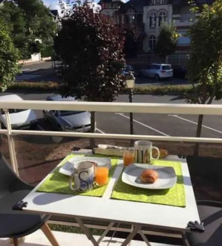 - Triangle D'or - 75m2 - 7 Personnes - Parking - Lits Faits * Deauville