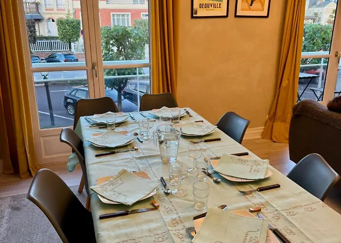 - Triangle D'or - 75m2 - 7 Personnes - Parking - Lits Faits Apartment Deauville