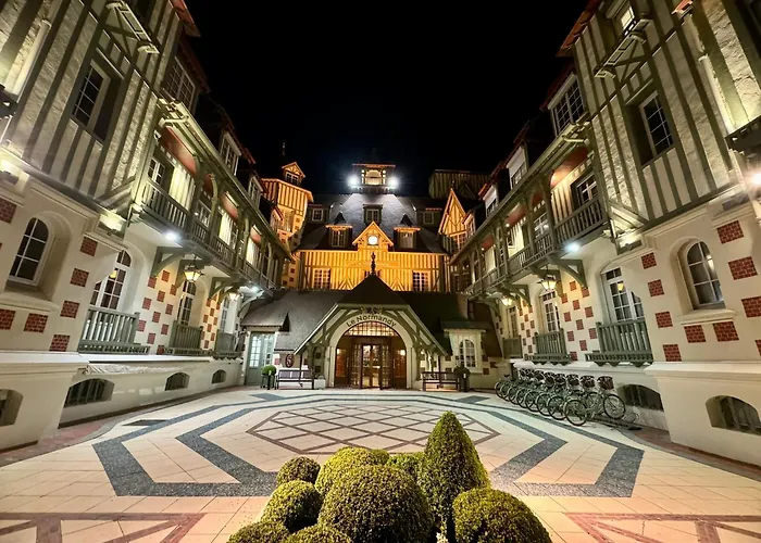 - Triangle D'or - 75m2 - 7 Personnes - Parking - Lits Faits Deauville